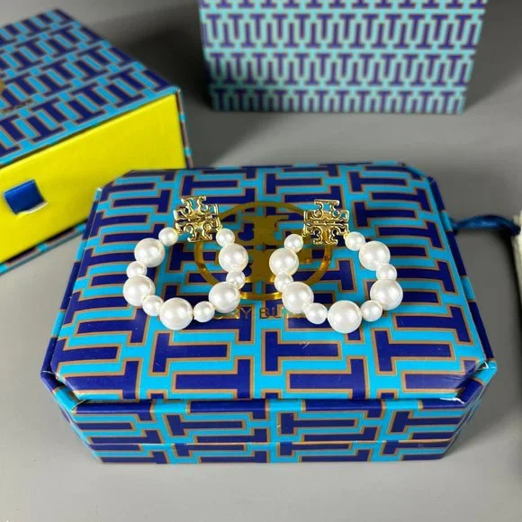 TORY BURCH Pearl Earrings - Picture 4 of 6